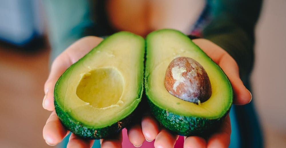 8 Trucos que todo amante de los aguacates debe saber para aprovecharlos al máximo