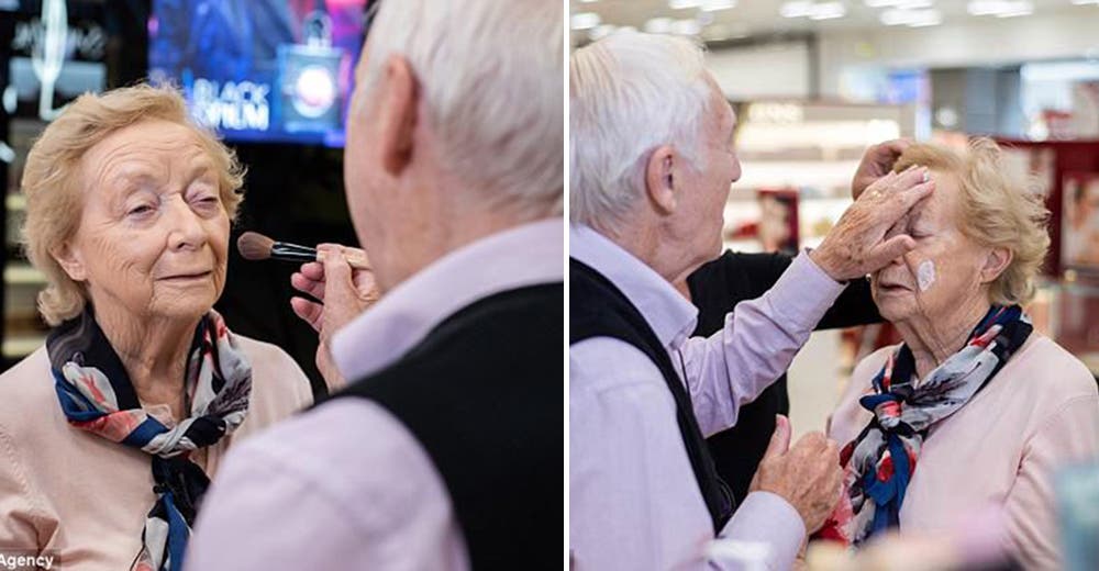 Un anciano de 84 años aprende a maquillar a su esposa antes de que ella quede ciega