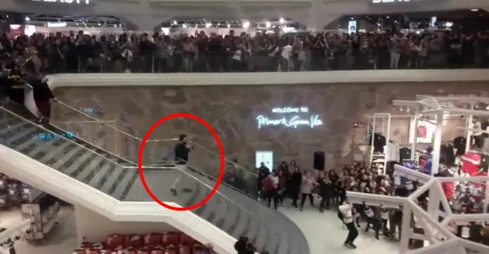 El vídeo viral de la propuesta de matrimonio en Primark de Gran Vía que sorprendió a todos