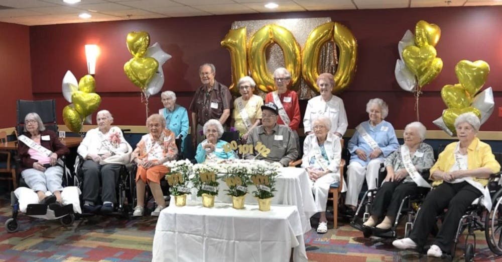 Hablan los 18 abuelos que se hicieron virales tras la celebración de sus 100 o más años de vida