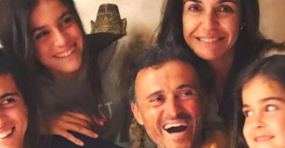 La vida de Luis Enrique y Elena tras más de 20 años juntos – «Mi mejor título son mis hijos»