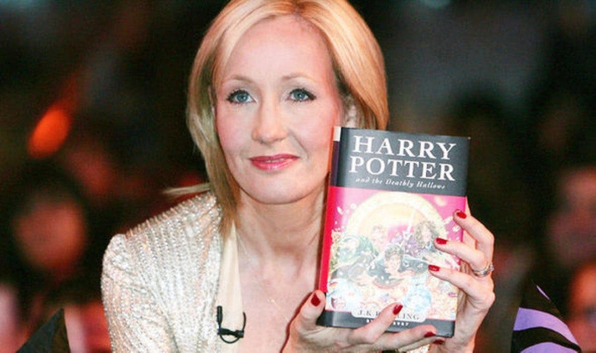 Jk Rowling Dona 18 Millones De Dólares Para Luchar Contra La Enfermedad Que Se Llevó A Su Madre 