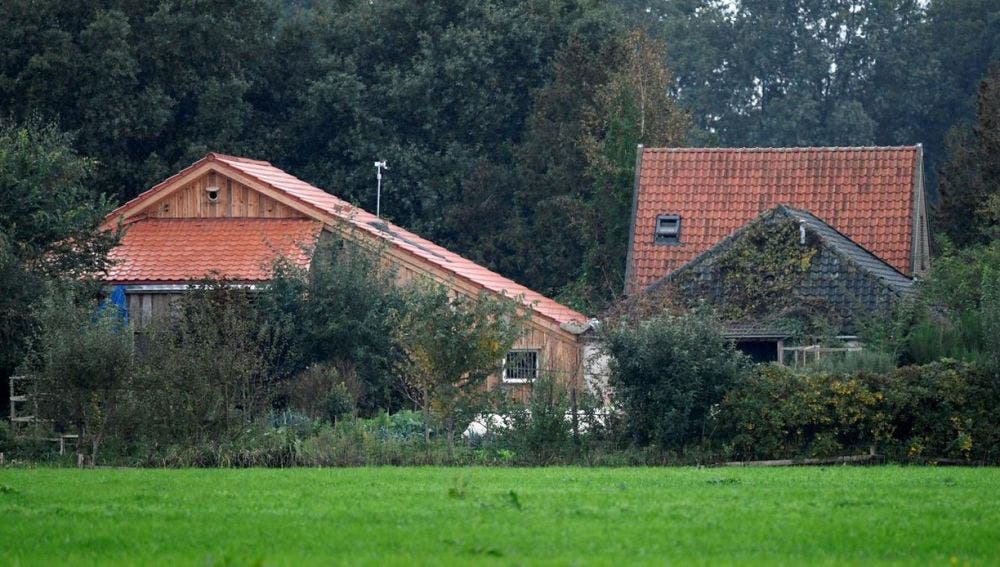 Una familia sobrevive encerrada bajo tierra durante 9 años esperando el fin del mundo