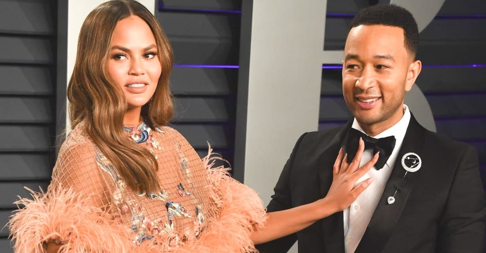 La esposa de John Legend reacciona después de que lo declararan el hombre más sexy del 2019