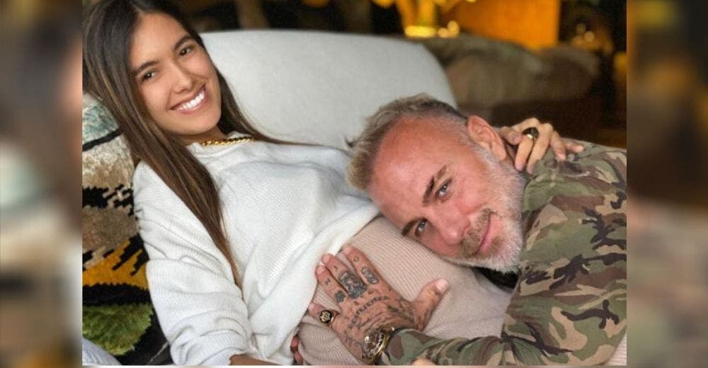 Gianluca Vacchi y su pareja se conmueven hasta las lágrimas al ver por primera vez a su bebé