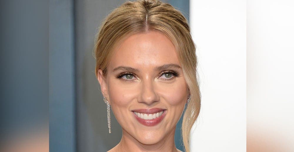 La actriz Scarlett Johansson y su esposo confirman los rumores anunciando la llegada de su hijo